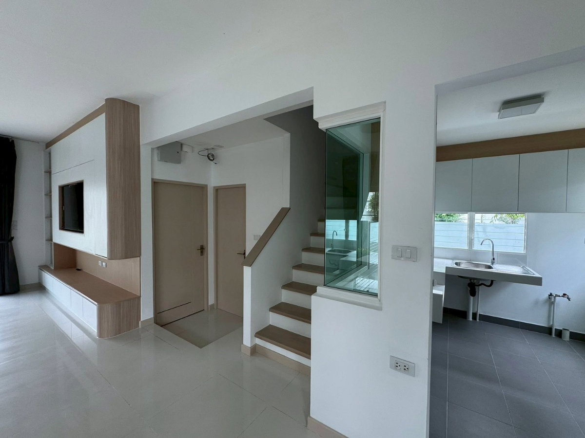 รูป 🏡✨ บ้านเดี่ยวให้เช่า Villaggio 1 ศรีนครินทร์ – บางนา 3 ห้องนอน 3 ห้องน้ำ บ้านสวย พร้อมอยู่ ทำเลศักยภาพ ใกล้ Mega Bangna เดินทางสะดวกมาก!  - รูปที่ 3/18