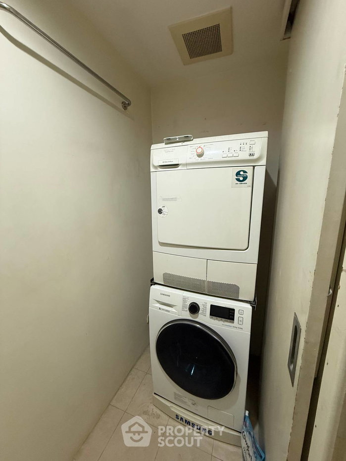 picture 2-BR Condo at The Legend Saladaeng near MRT Si Lom (ID 679070) - 12/12
