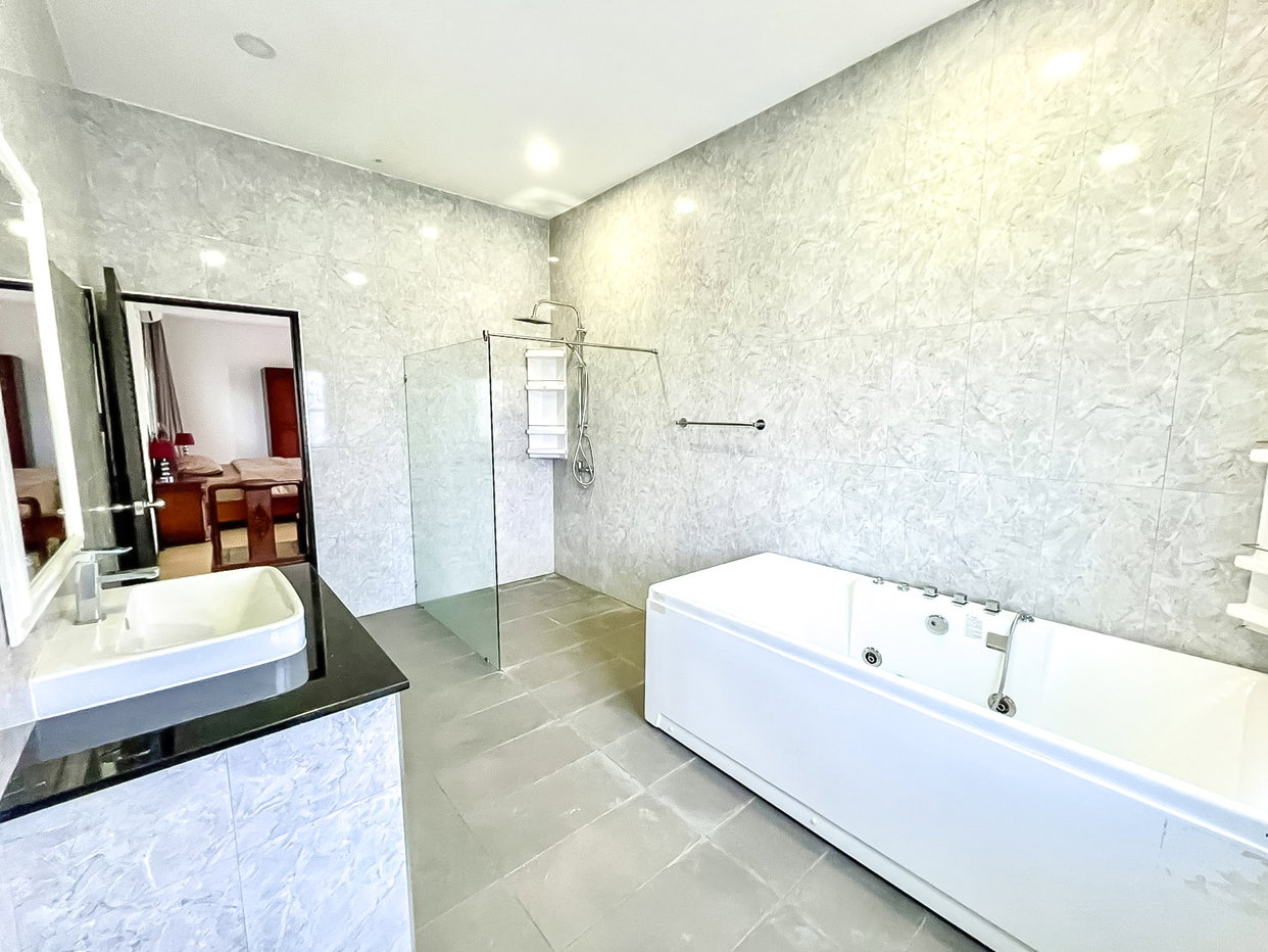 picture Pool Villa for Rent Mabprachan Pattaya Large Private Estate - 8/14