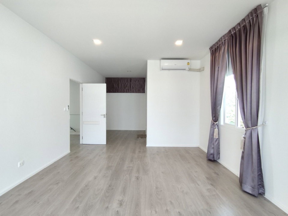รูป MN04676 - Mantana Bangna - Wongwaen : MegaBangna - รูปที่ 12/23