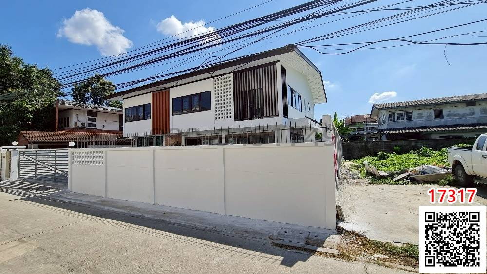 รูป เช่า บ้านเดี่ยว 2 ชั้น เหมาะทำ Home Office ซอยโชคชัย 4 แยก 83 ตกแต่งพร้อม - รูปที่ 2/14
