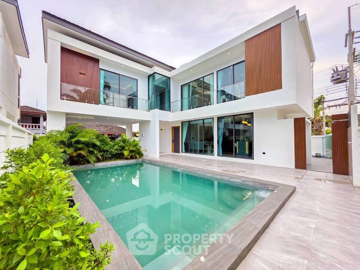 picture 4-BR Villa close to Pattaya South (ID 2926503) - 4/15
