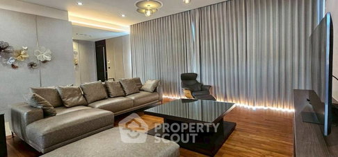 3-BR Condo at Domus Condominium near BTS Asok (ID 2903589)