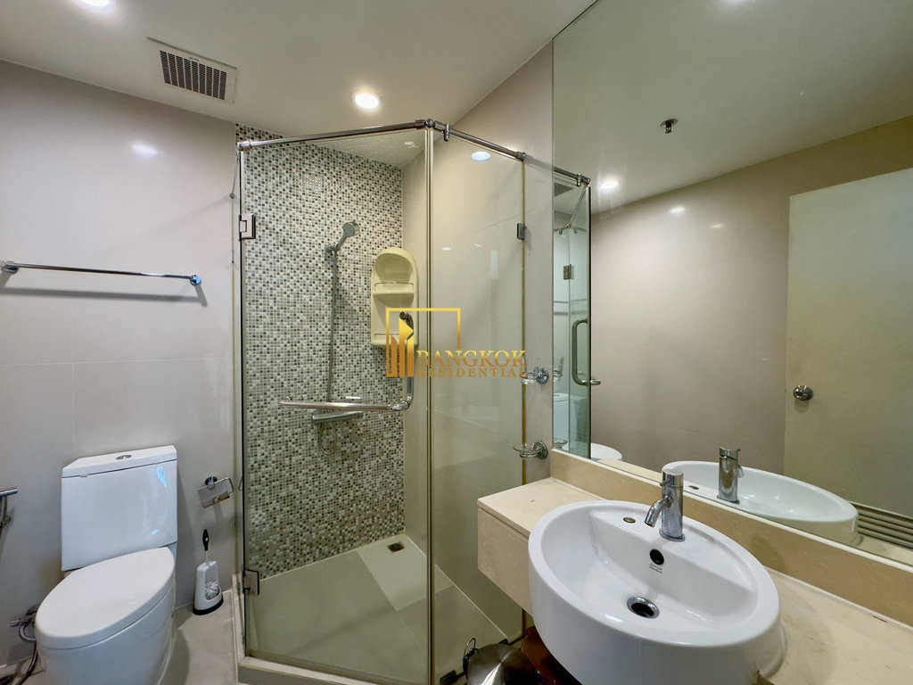 รูป The Rajdamri | Cozy 2 Bedroom Condo For Rent in Popular Area - BR3832CD - รูปที่ 19/30