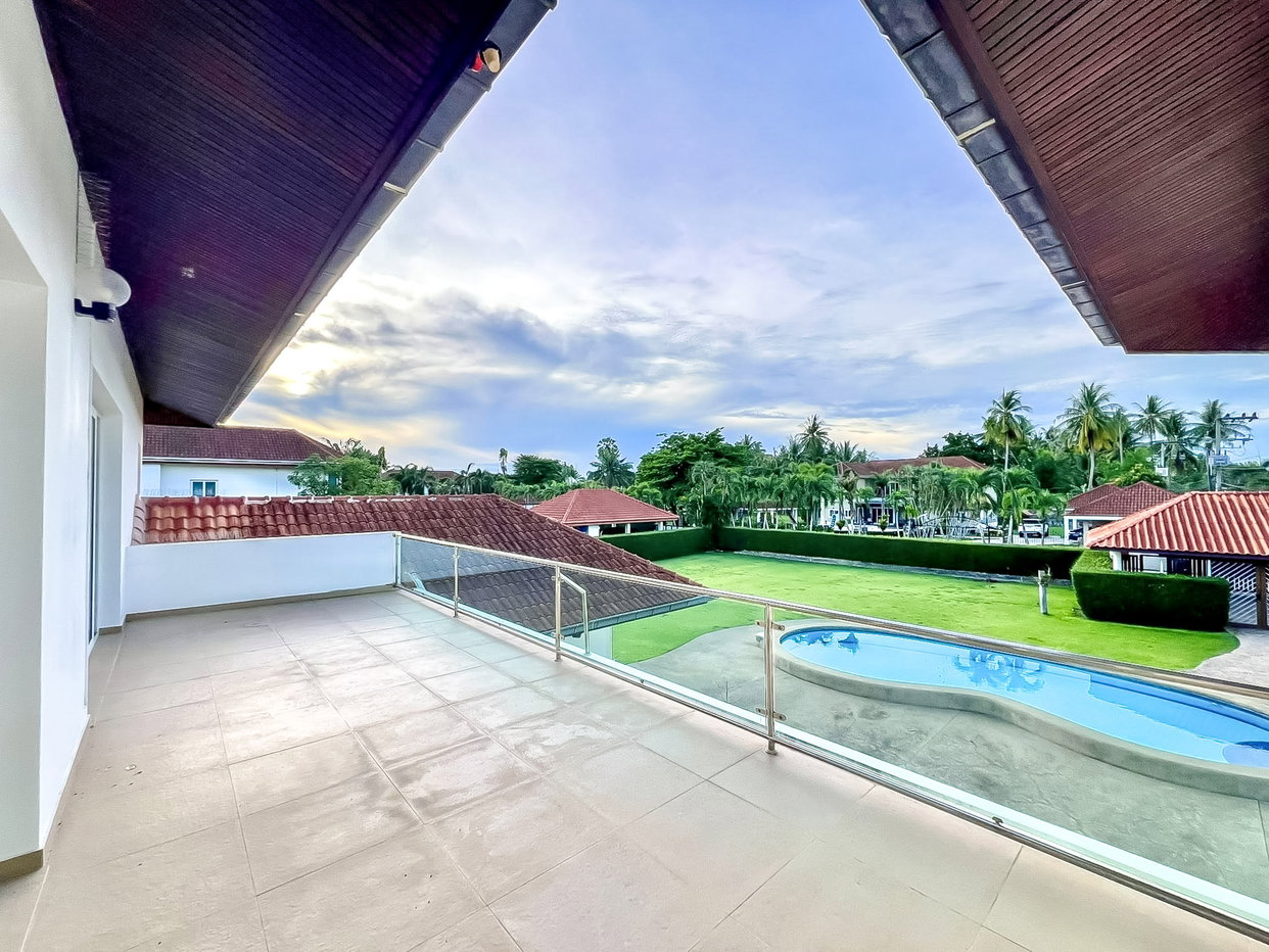 รูป Pool Villa for Sale Mabprachan Pattaya Large Private Estate - รูปที่ 9/14