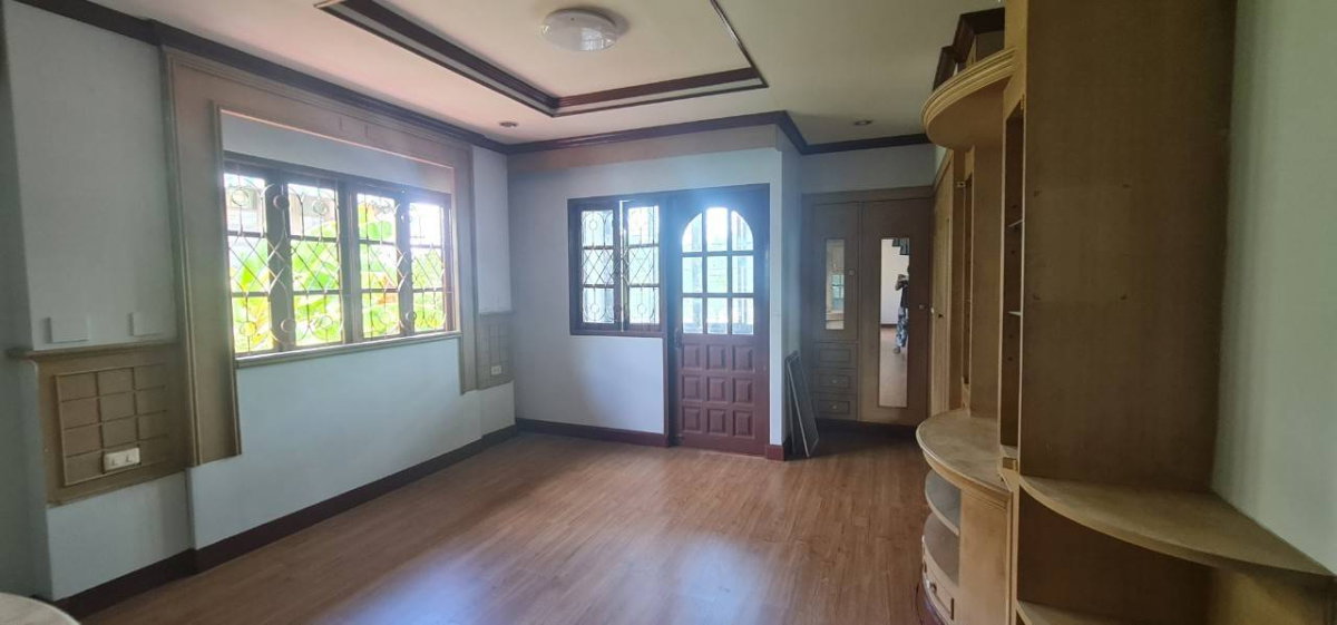รูป ให้เช่า บ้านเดี่ยว 2 ชั้น แปลงมุม พุทธมณฑลสาย 1 เนื้อที่ 180 ตร.ว. ตกแต่ง Built-in ทั้งหลัง - รูปที่ 22/58