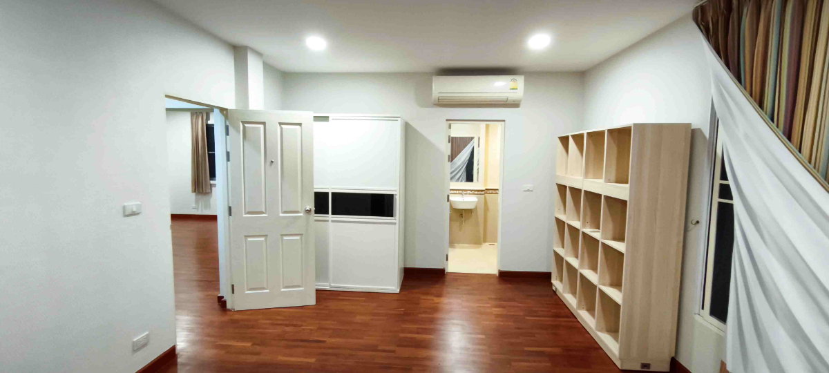 รูป WS7521 🏡✨ ให้เช่าบ้านเดี่ยวหรู “บ้านกลางกรุง เดอะ นีซ รัชวิภา” เฟอร์นิเจอร์ครบ พร้อมเข้าอยู่ เพียง 120,000 บาท / เดือน - รูปที่ 6/14