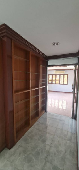 รูป ให้เช่า บ้านเดี่ยว 2 ชั้น แปลงมุม พุทธมณฑลสาย 1 เนื้อที่ 180 ตร.ว. ตกแต่ง Built-in ทั้งหลัง - รูปที่ 17/58