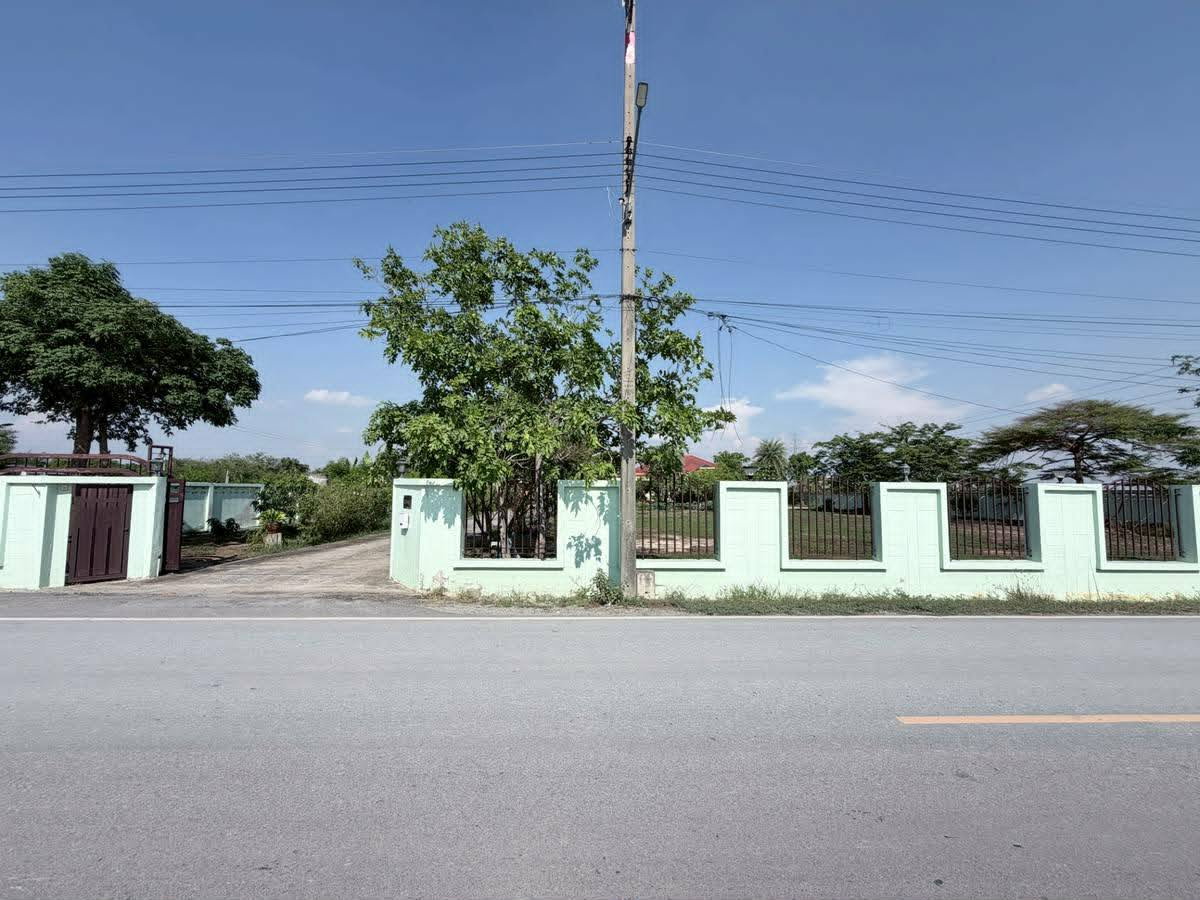 picture Detached house and guesthouse with land. - 1/14
