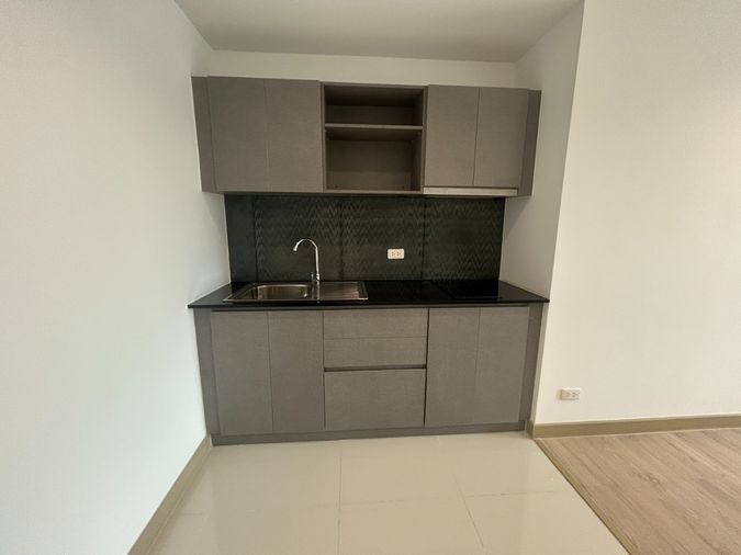 2-bed condo for rent, 60 sqm, Thana Astoria