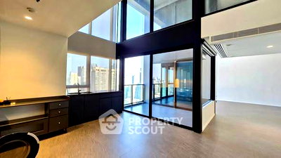 Condos for sale : 2-BR Condo at The Lofts Silom near BTS Surasak (ID 2899282)