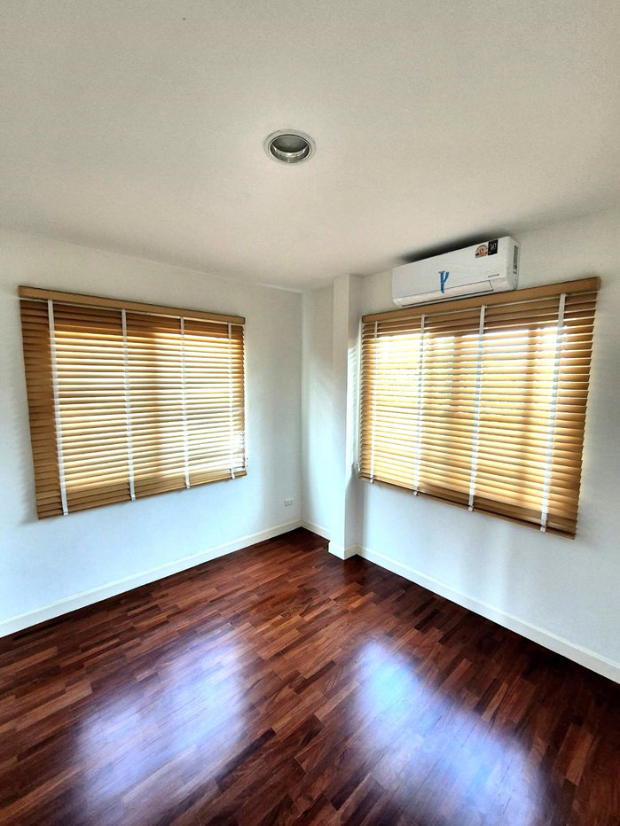 รูป  ให้เช่าบ้านเดี่ยวสองชั้น  4 ห้องนอน 3 ห้องน้ำ 1  ห้องครัว   #H03465  - รูปที่ 11/11