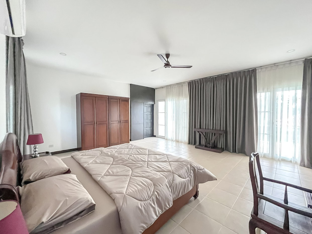 รูป Pool Villa for Sale Mabprachan Pattaya Large Private Estate - รูปที่ 5/14