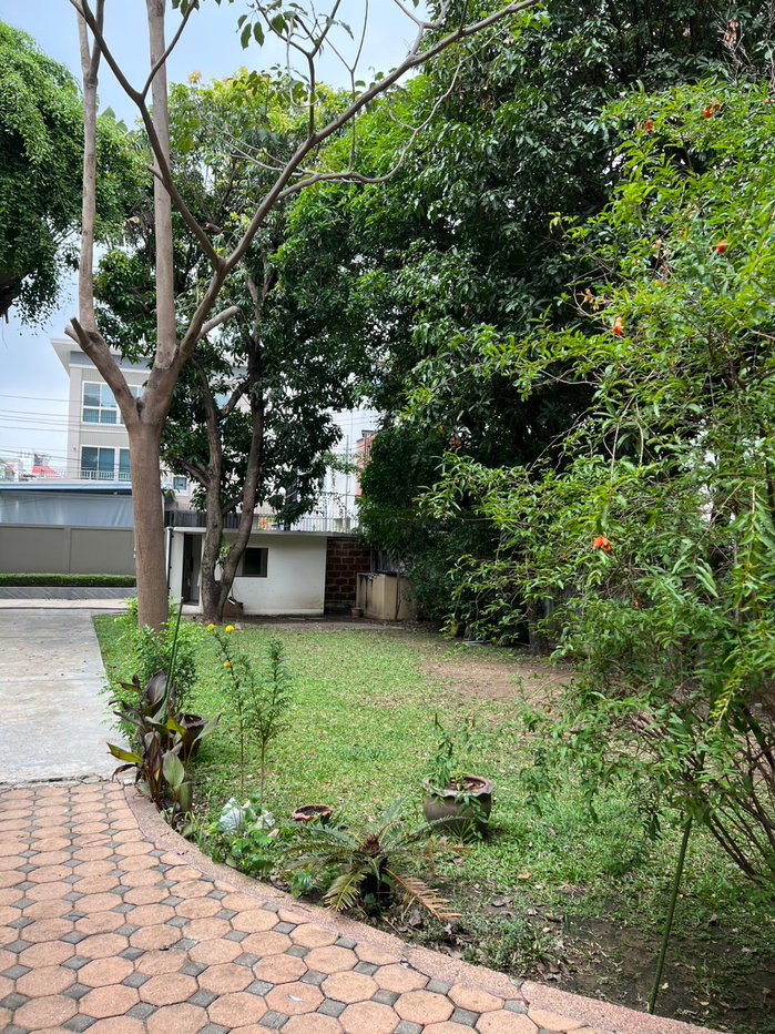 รูป ขายที่ดินพร้อมบ้านเดี่ยว2ชั้น พื้นที่ 200 ตร.ว. ซ.ลาดพร้าว43 แขวงสามเสนนอก เขตห้วยขวาง กทม (ใกล้ BTSสถานีภาวนา) - รูปที่ 7/10