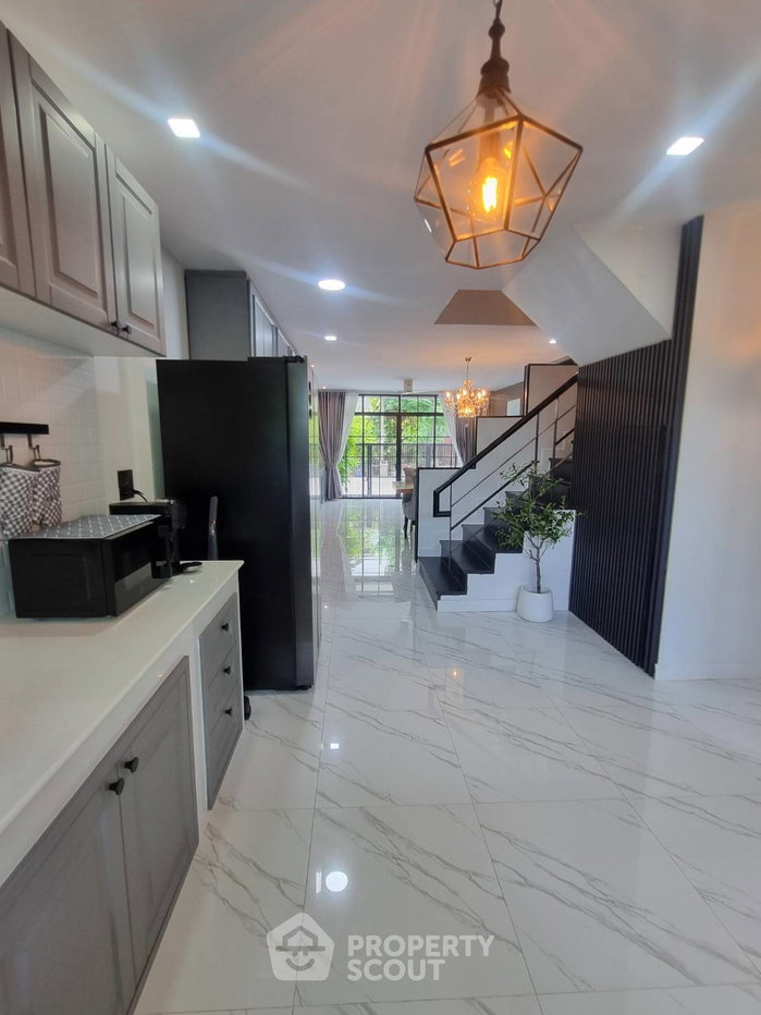 picture 4-BR Townhouse in Min Buri (ID 2926619) - 5/29