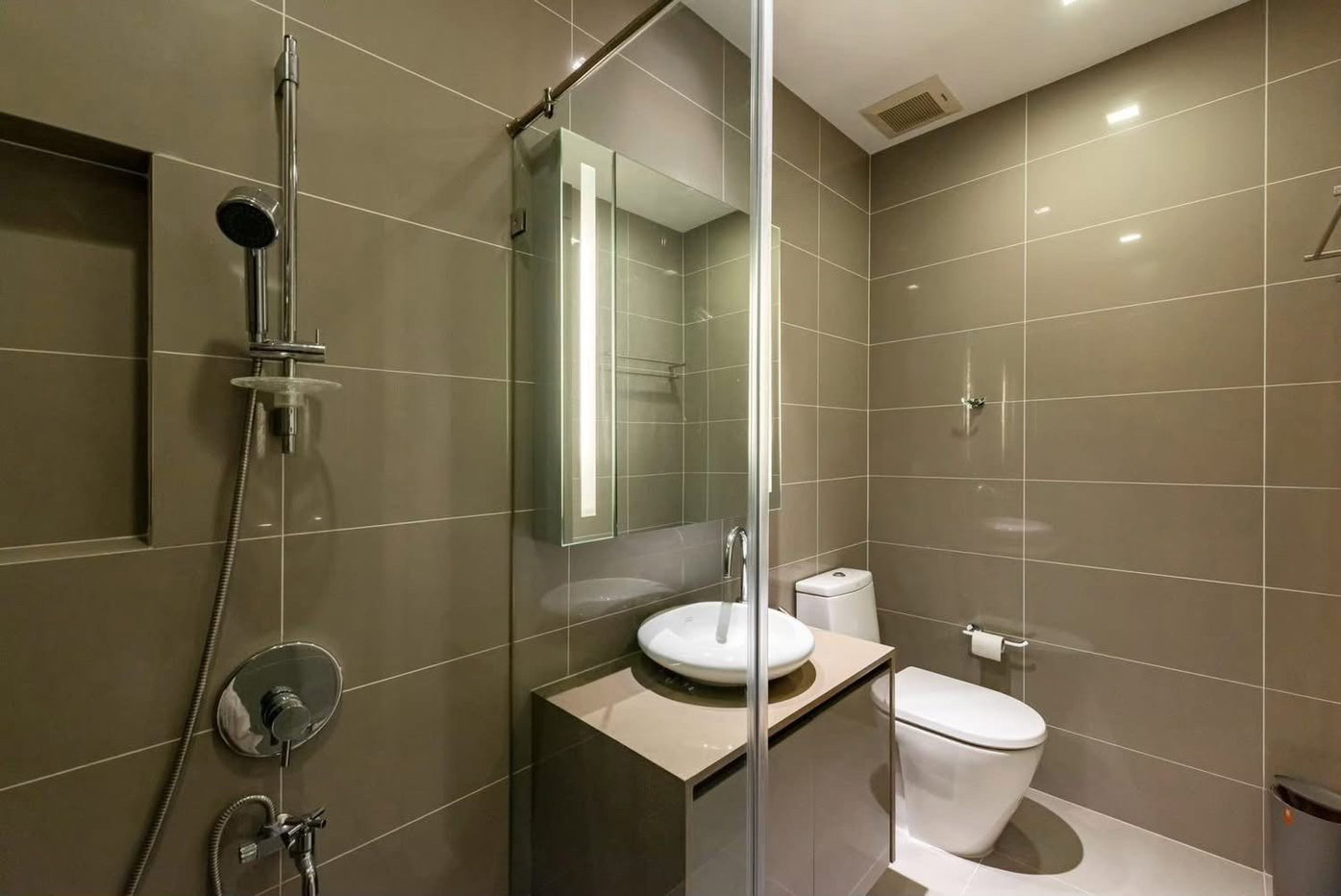 picture LTH15498 – Luxury Pet-Friendly Condo for Sale Silom | Prime Location Best Value | 17 MB | คอนโดหรูขาย สีลม เลี้ยงสัตว์ได้ ทำเลดี คุ้มค่า - 2/5