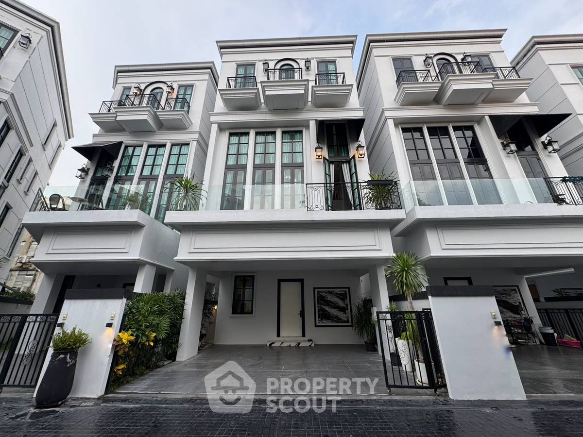 picture 4-BR House at Maison Blanche – Sukhumvit 67 near BTS Phra Khanong (ID 1495409) - 1/44