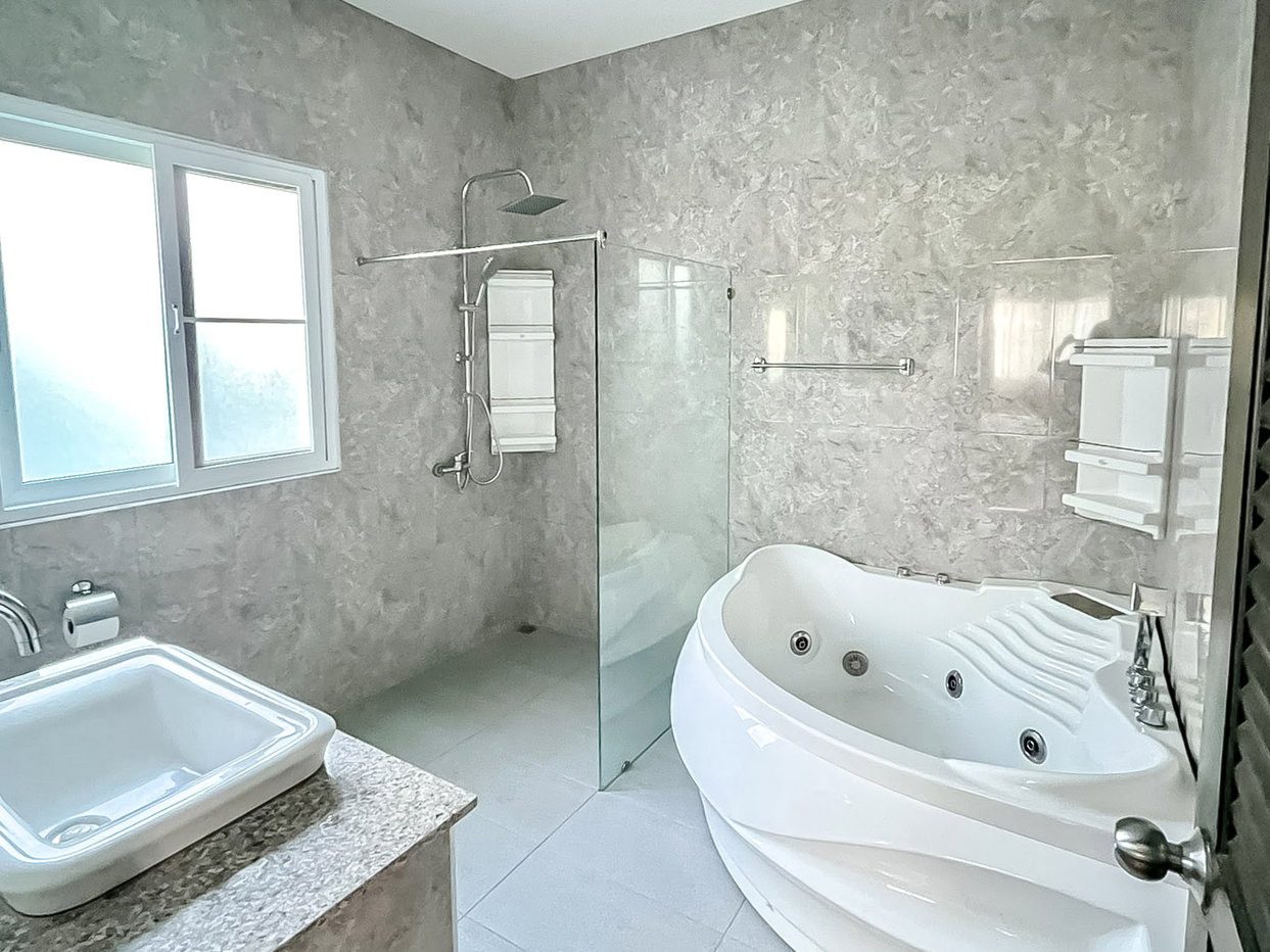 รูป Pool Villa for Sale Mabprachan Pattaya Large Private Estate - รูปที่ 7/14