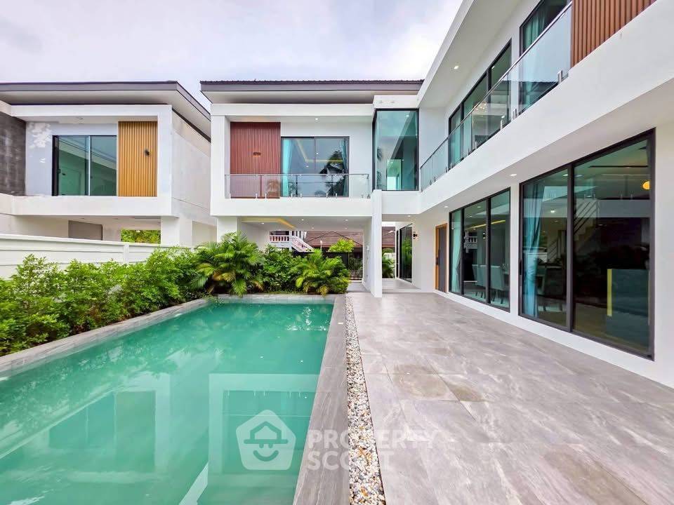 picture 4-BR Villa close to Pattaya South (ID 2926503) - 2/15
