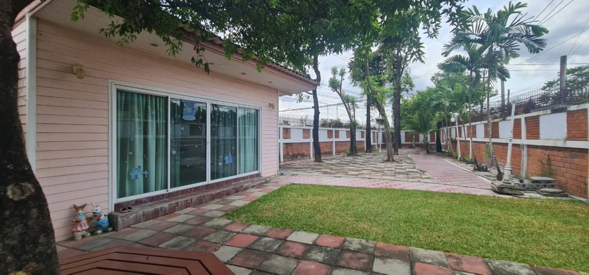 รูป ให้เช่า บ้านเดี่ยว 2 ชั้น แปลงมุม พุทธมณฑลสาย 1 เนื้อที่ 180 ตร.ว. ตกแต่ง Built-in ทั้งหลัง - รูปที่ 50/58