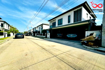 ขายบ้านเดี่ยว : ขายบ้านเดี่ยว 60ตร.ว แกรนด์ บริทาเนีย พระราม 9 – กรุงเทพกรีฑา พัฒนาชนบท บ้านใหม่ไม่เคยอยู่ ใกล้สนามบินสุวรรณภูมิ