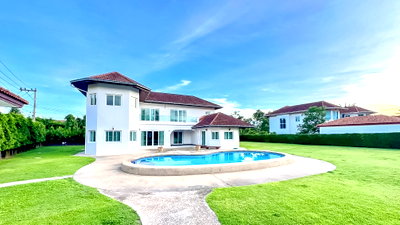 เช่าบ้านเดี่ยว ชลบุรี : Pool Villa for Rent Mabprachan Pattaya Large Private Estate