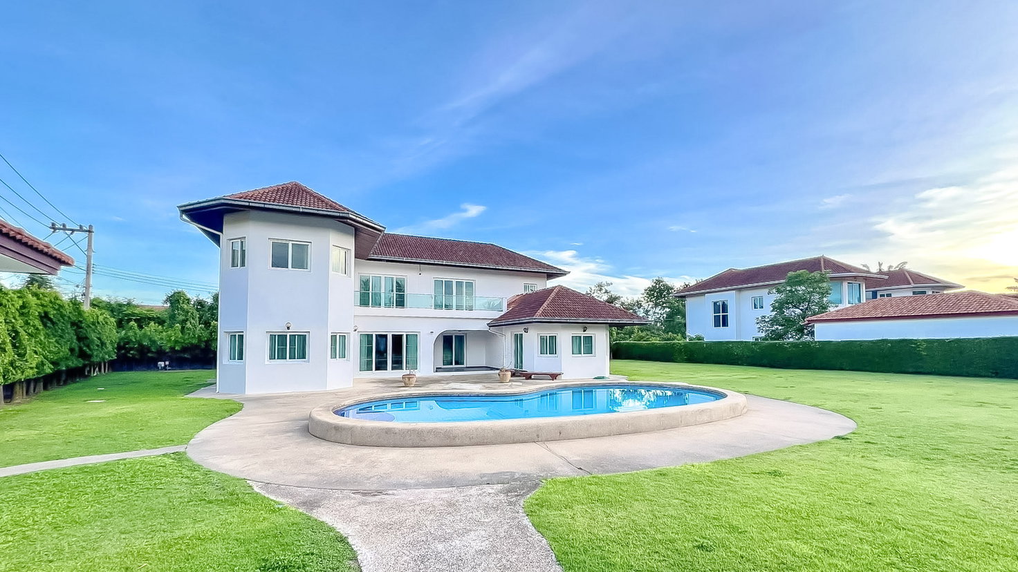 picture Pool Villa for Rent Mabprachan Pattaya Large Private Estate - 1/14