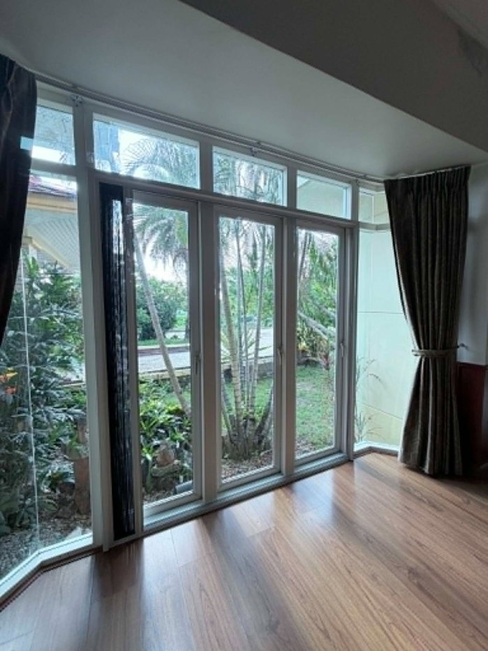 picture Detached house and guesthouse with land. - 12/14