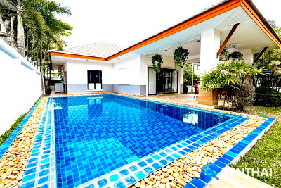 บ้านเดี่ยว บางละมุง ชลบุรี : วิลล่า 2 ห้องนอนหลังนี้ตั้งอยู่บนที่ดินมุมขนาด 120 ตร.ว. พร้อมสระว่ายน้ำส่วนตัว