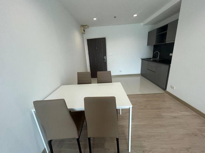 2-bed condo for rent, 60 sqm, Thana Astoria
