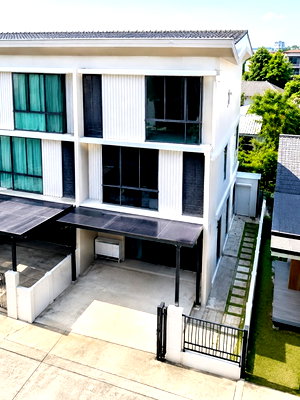 เช่าทาวน์โฮม สวนสยาม : ใกล้สวนสยาม 1.3 กม. สวนสยาม-เสรีไทย75-83 คฤหาสน์แนวตั้ง ทาวน์โฮมหรู 3 ชั้น หลังมุม 3 นอน 3 น้ำ 30ตร.ว. 360 ตร.ม.พร้อมเฟอร์ฯ B