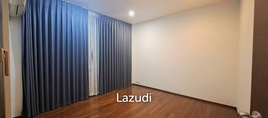 picture 450 sqm townhouse with pool access in Khlong Tan Nuea Watthana Bangkok - 9/36