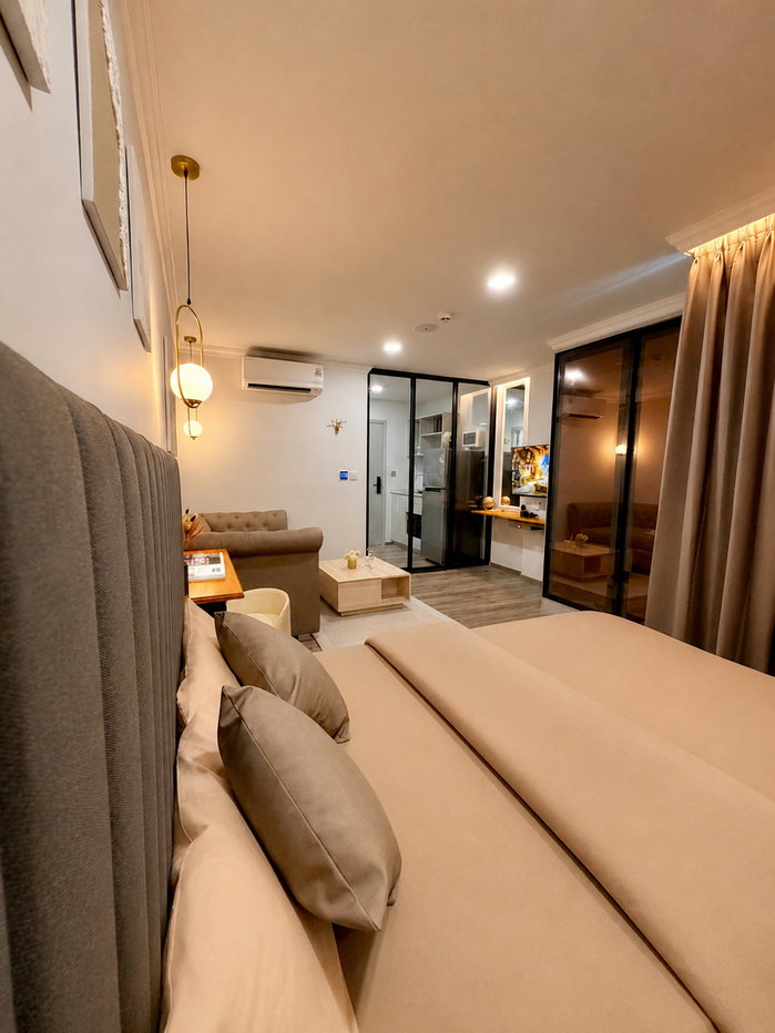 รูป ห้องใหม่พร้อมอยู่✨ ตกแต่งสไตล์ Nordic Cozy มาพร้อม Sofa bed Chesterfield และแสง warm light | Kave Embryo คลอง 6 - รูปที่ 11/20