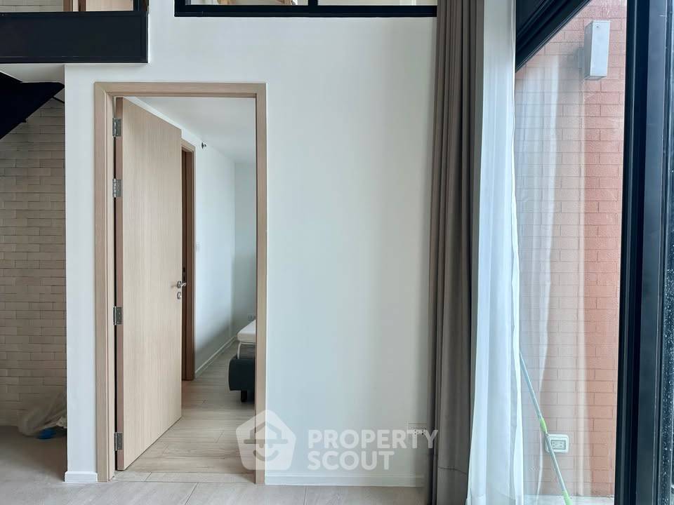 picture 2-BR Condo at The Lofts Silom near BTS Surasak (ID 2923158) - 3/15