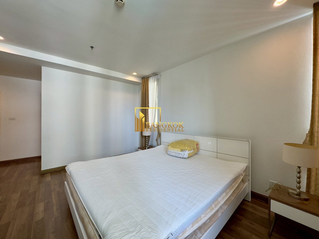 รูป The Rajdamri | Cozy 2 Bedroom Condo For Rent in Popular Area - BR3832CD - รูปที่ 12/30