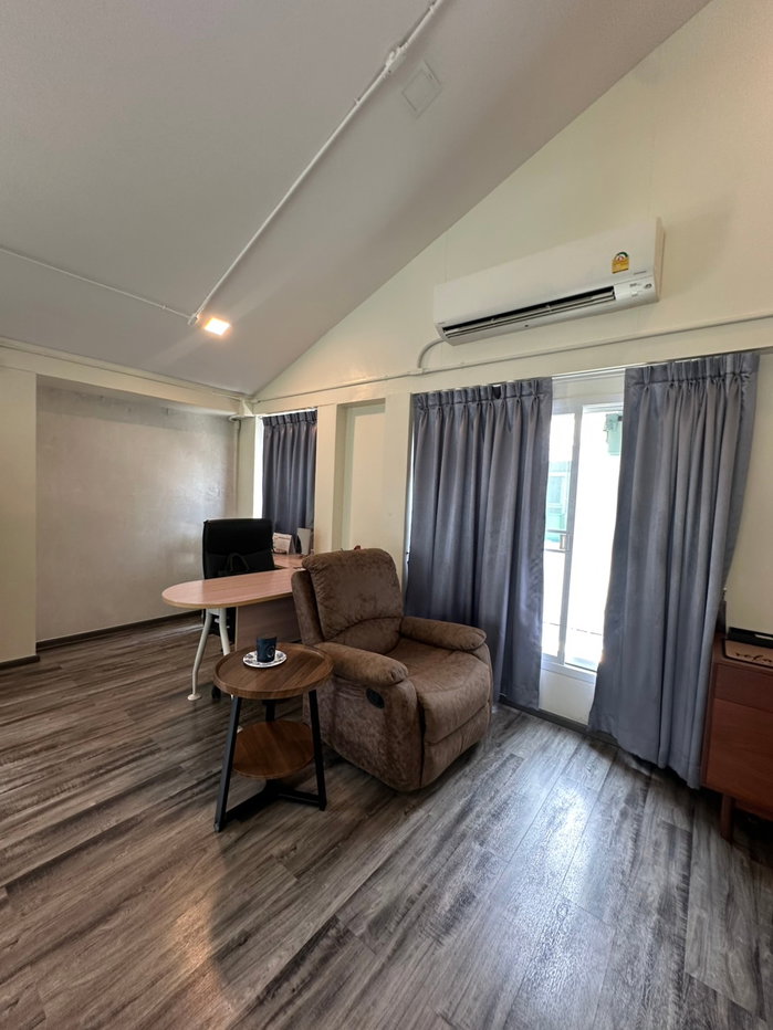 รูป 🏢✨ ให้เช่าบ้านเดี่ยว / Home Office — วิภาวดี ซอย 4 ทำเลใจกลางเมือง ใกล้รัชดา – ห้วยขวาง เหมาะทั้งอยู่อาศัยและทำออฟฟิศ - รูปที่ 6/20