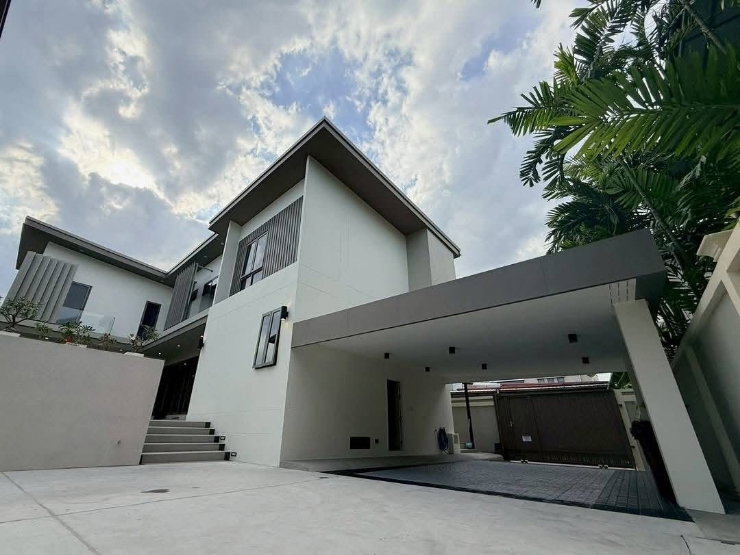 รูป 📣📣ให้เช่า Pool Villa ย่าน เหม่งจ๋าย รัชดา 4 ห้องนอน - รูปที่ 1/20