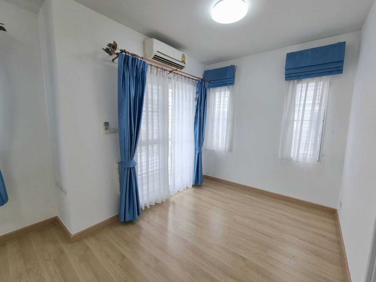 picture ST13825 - The Village Bangna - Wongwaen 2 : MegaBangna - 7/8