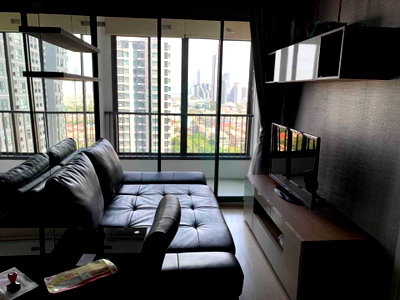 Condos for rent : For rent Ideo Sathorn-Thapra 1 bedroom 18th floor near BTS Pho Nimit.