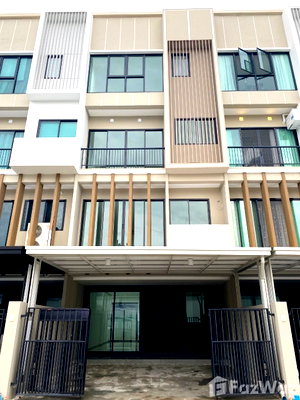 ทาวน์โฮม กรุงเทพมหานคร : ขายบ้านทาวน์โฮม Location สุดปัง 3.5 ชั้น กลางจรัญ เข้าเมืองสะดวก 1649234