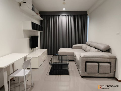 🏙️ High-rise Condo at Villa Sathorn | Prime Sathorn-Taksin Location Near ICONSIAM