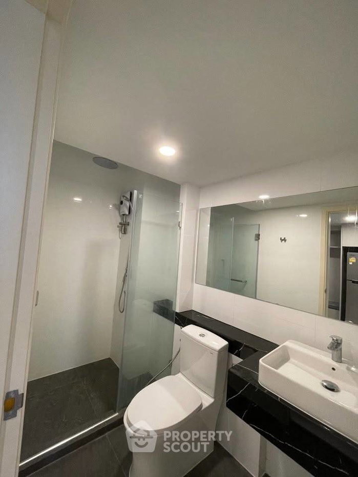 picture 1-BR Condo at KnightsBridge Space Rama 9 near MRT Phra Ram 9 (ID 2920259) - 3/6