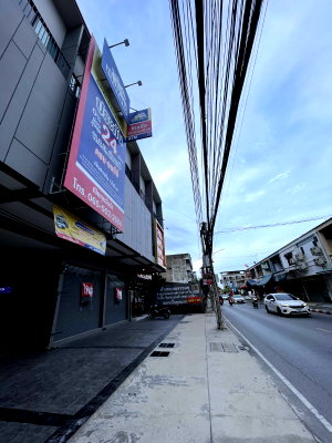 เช่าอาคารพาณิชย์ ถนนศรีนครินทร์ : ให้เช่าอาคารพาณิชย์ ศรีนครินทร์ – ซอยทรัพย์บุญชัย  เมืองสมุทรปราการ ใกล้โรงพยาบาลเปาโล