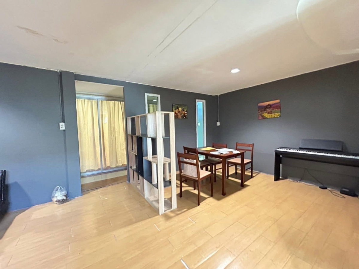 รูป 🏡✨ บ้านเดี่ยวให้เช่า สุทธิสาร – ห้วยขวาง 4 ห้องนอน 2 ห้องน้ำทำเลใจกลางเมือง เดินทางสะดวก ใกล้ MRT เพียง 1 กม. เลี้ยงสัตว์ได้/สามารถทำAirbnbได้ - รูปที่ 14/16