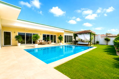 Houses for sale Chonburi : For sale  Pool Villa at Siam royal view village Pattaya Soi Khaotalo 