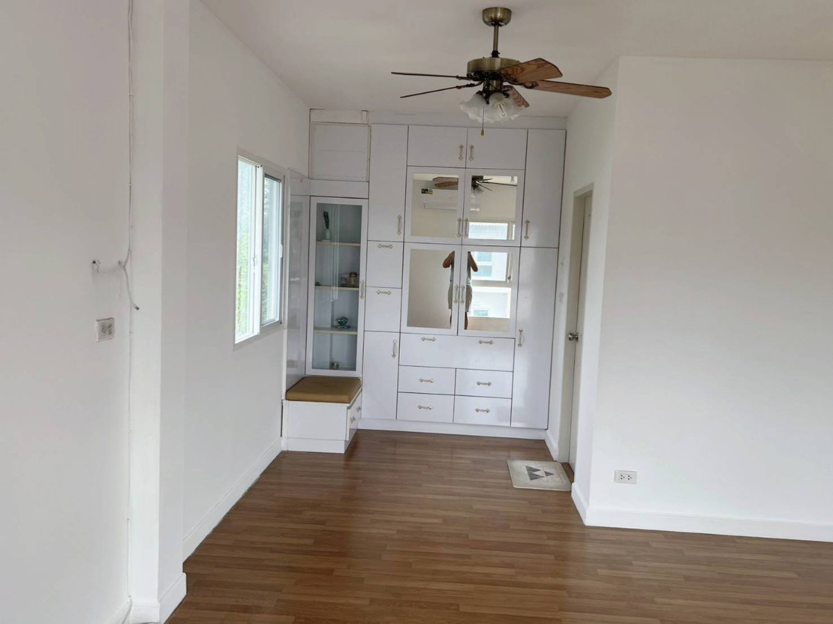 รูป ขายบ้านเดี่ยว 3 ชั้น ห้องหัวมุม 4 ห้องน้ำ 5 ห้องน้ำ ห้องน้ำในตัวทุกห้อง เจ้าของขายเอง ต่อรองได้ - รูปที่ 8/9