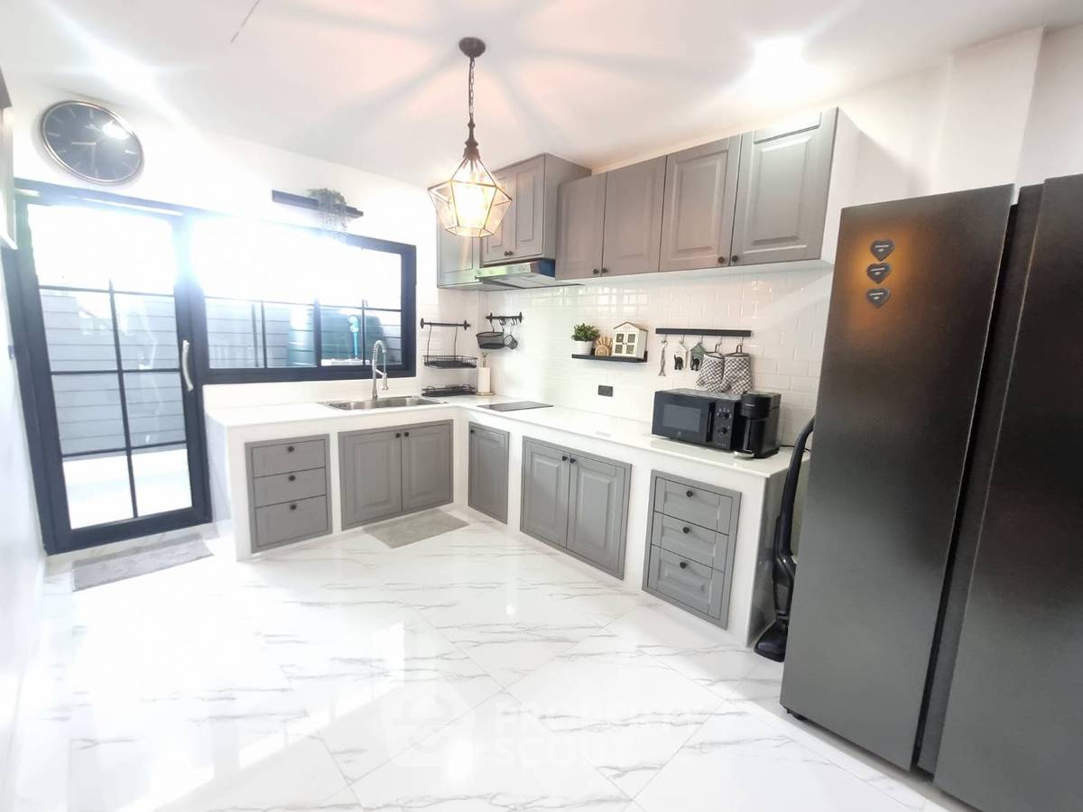 picture 4-BR Townhouse in Min Buri (ID 2926619) - 11/29