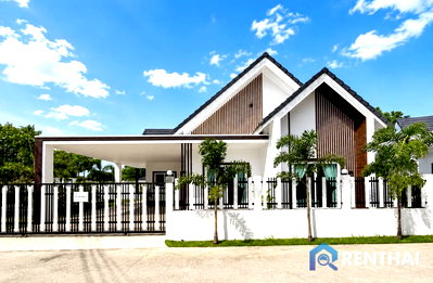 บ้านเดี่ยว ฟรอส เมจิกส์ ไอซ์ ออฟ สยาม : บ้านชั้นเดียวพร้อมเฟอร์นิเจอร์ครบ ตกแต่งสวยงาม