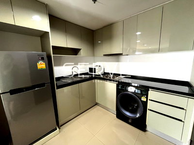 Condos for rent : 2 Beds Large Room with Bathtub High Fl.25+ City View  Fully furnished Good Location Close To MRT Phra Ram 9  500 m. @ Belle Grand Rama 9