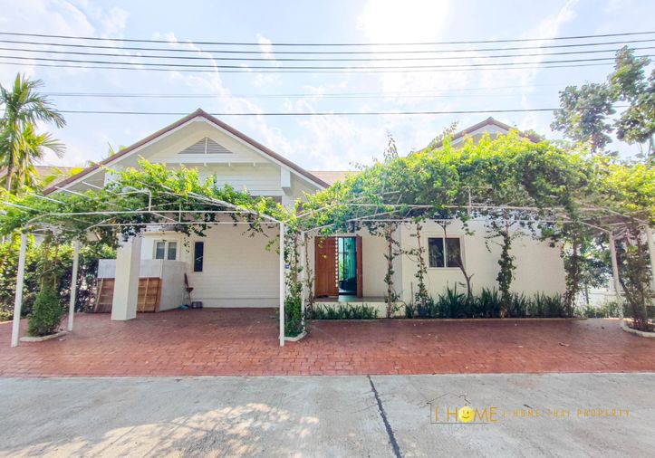 A1-V0013  บ้าน Pool Villa  2ชั้น  5 ห้องนอน   5 ห้องนำ้   1 ห้องรับแขก 1 ห้องครัว  2 ที่จอดรถ